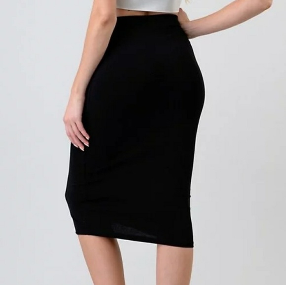 HEART & HIPS Snap Tape Black Midi Skirt - Picture 7 of 7